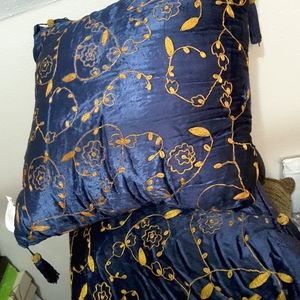 Newport Decorative Pillow (2 pillows)